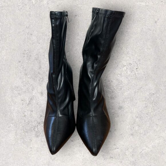 Forever 21 Women's Size 11 Black Stretch Faux Leather Ankle Boots Side Zip - Picture 2 of 8